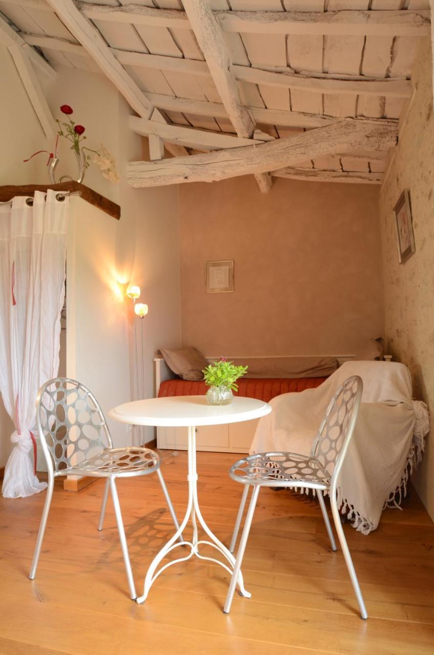 Chambres D'Hotes Au Gite De La Pommeraie Landeronde Exterior foto